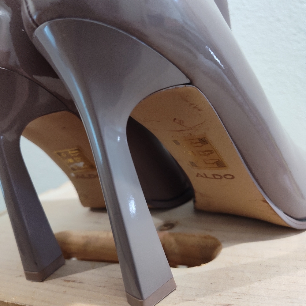 ALDO - Picture 3 of 11